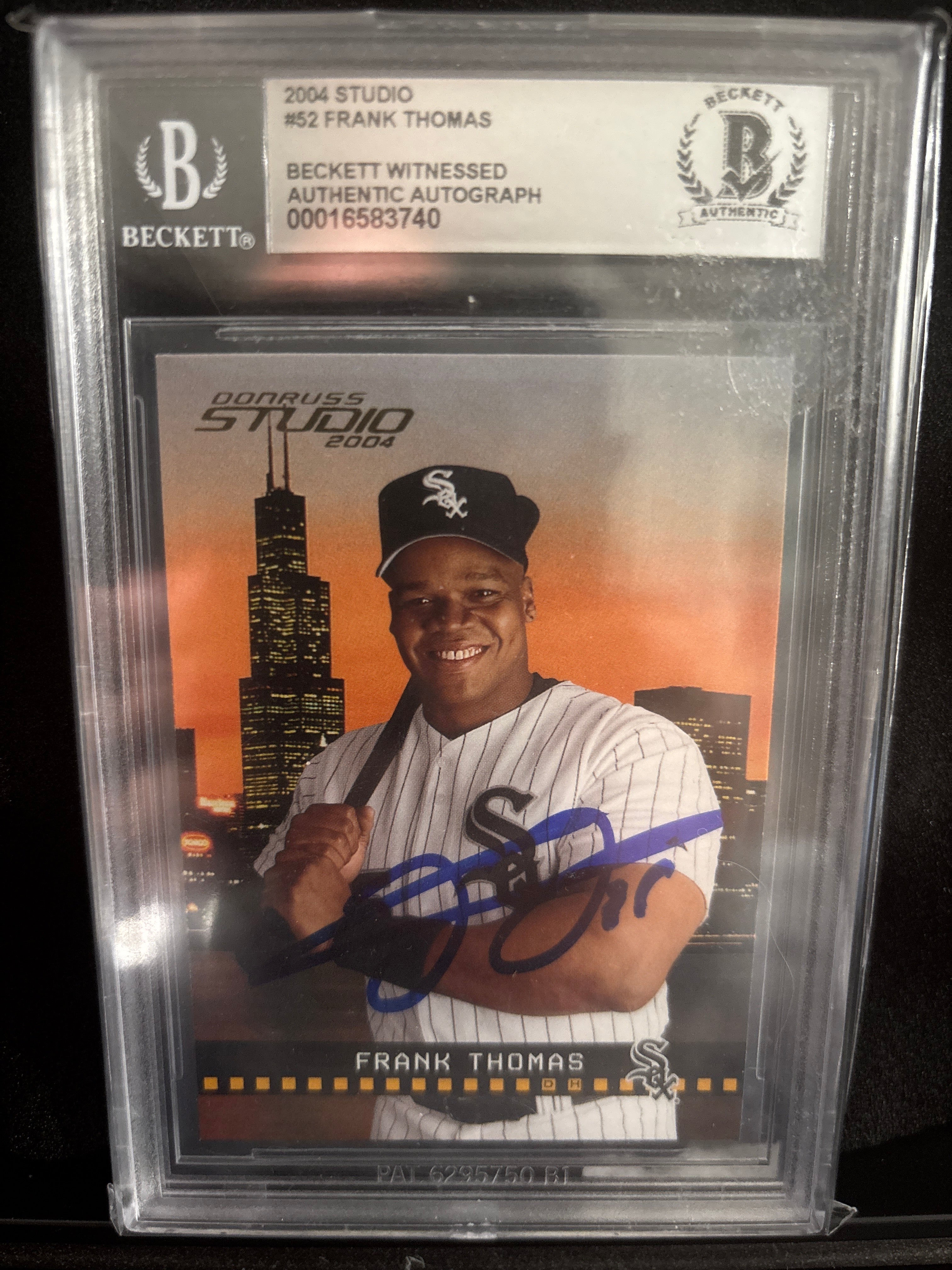 2004 Studio Frank Thomas #52 AUTO