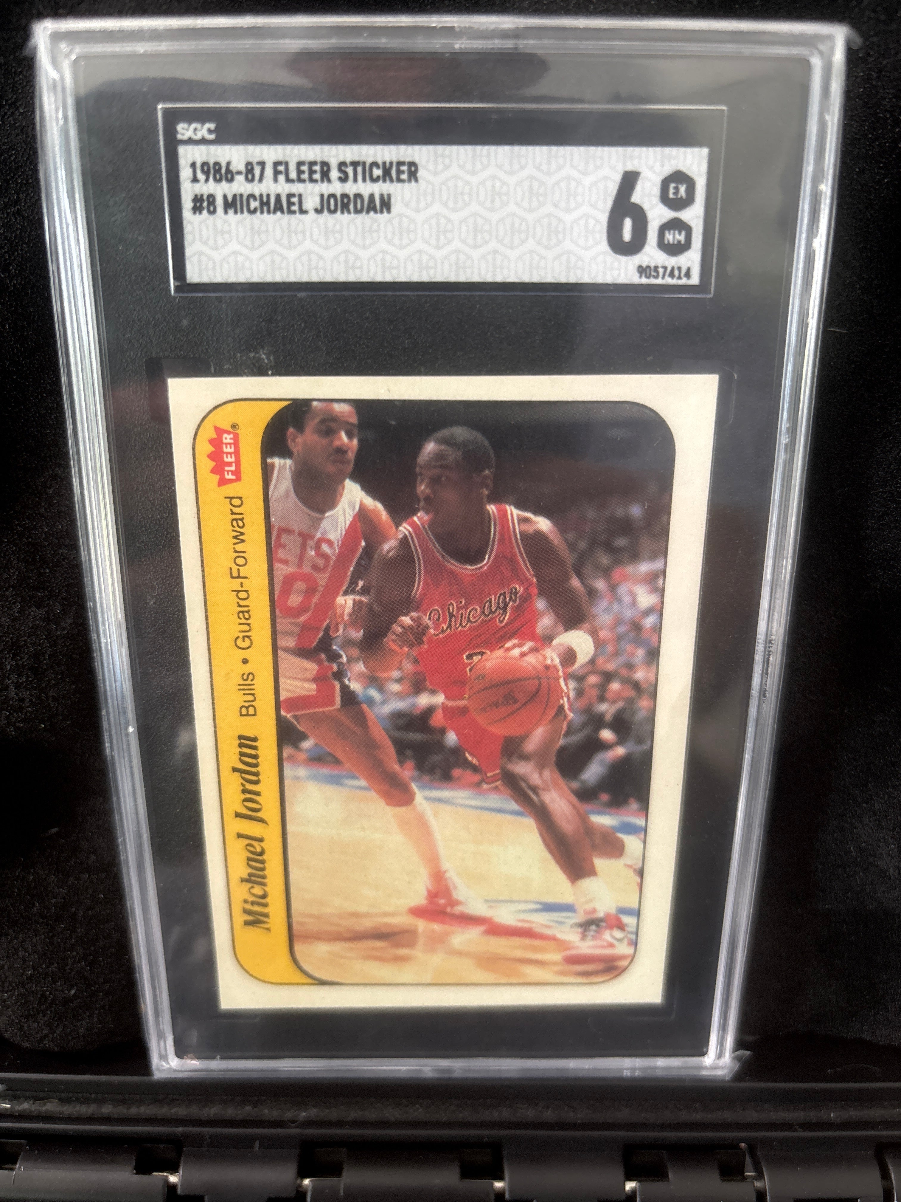 1986-1987 Fleer Sticker Michael Jordan #8